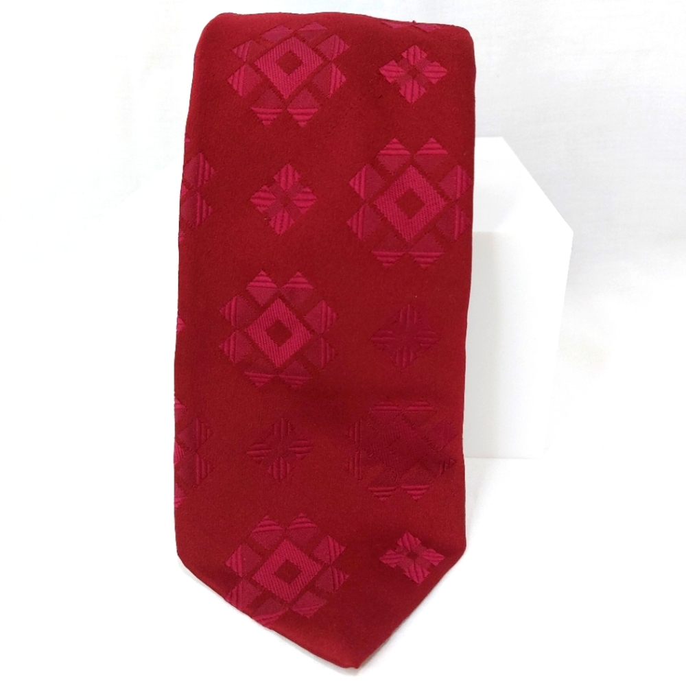 Vintage JC Penneys Qiana‎ Nylon Tie Burgundy Geometric Design 55"x4"